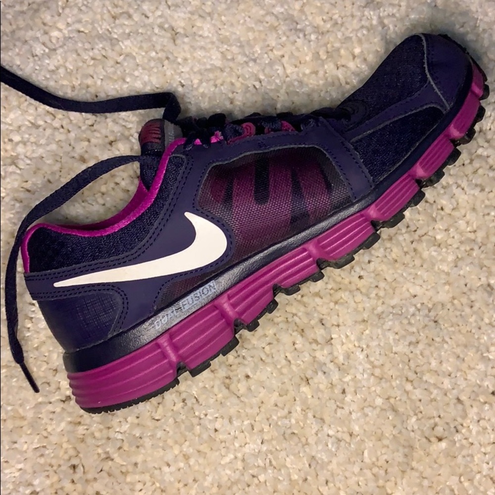 Nike Dual Fusion